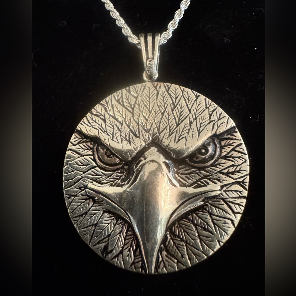 Sterling Silver bold Eagle Pendant Necklace simply‎ stunning